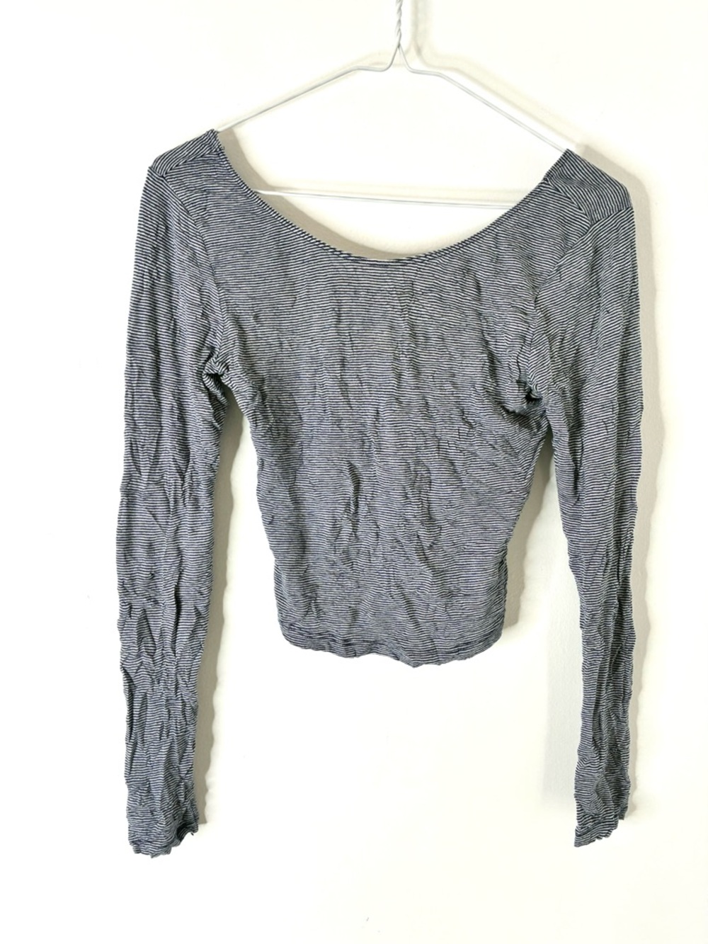 Brandy Melville Cropped Stripe Long Sleeve Top Scoop Neck Fine Stripe Stretch